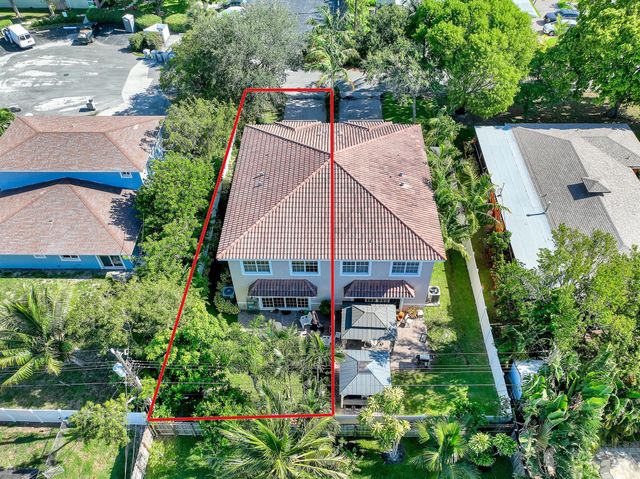 2560 NE 11th Street, Pompano Beach, FL 33062
