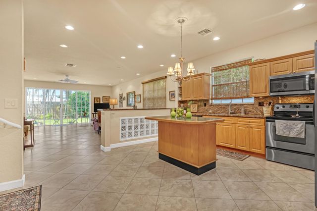 2560 NE 11th Street, Pompano Beach, FL 33062