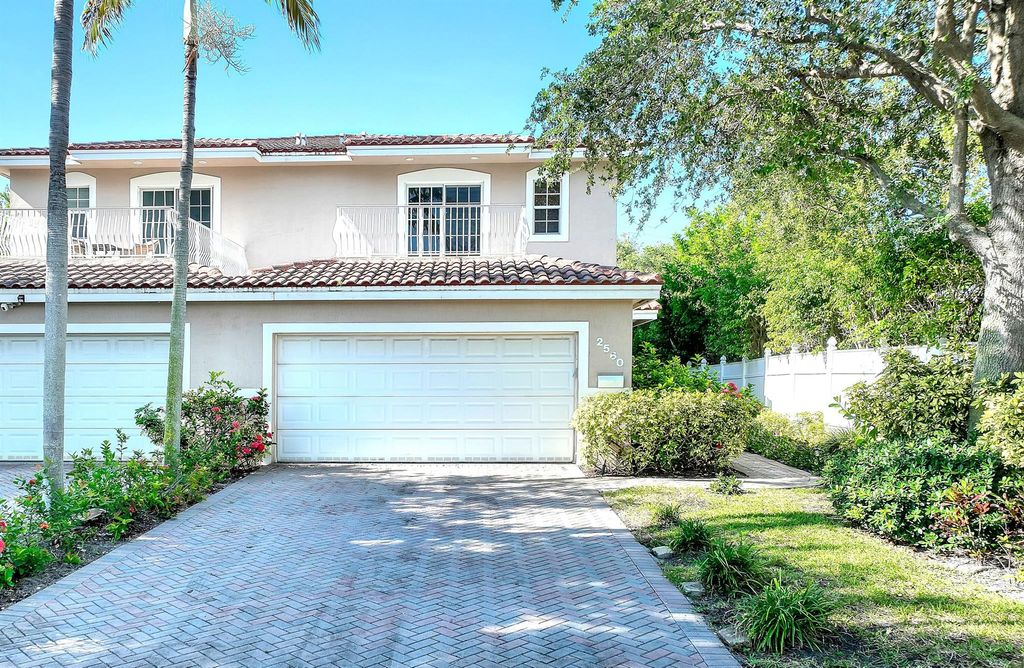 2560 NE 11th Street, Pompano Beach, FL 33062