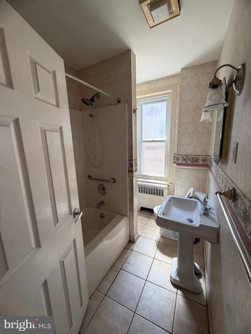 2519 S 11TH ST, Philadelphia, PA 19148