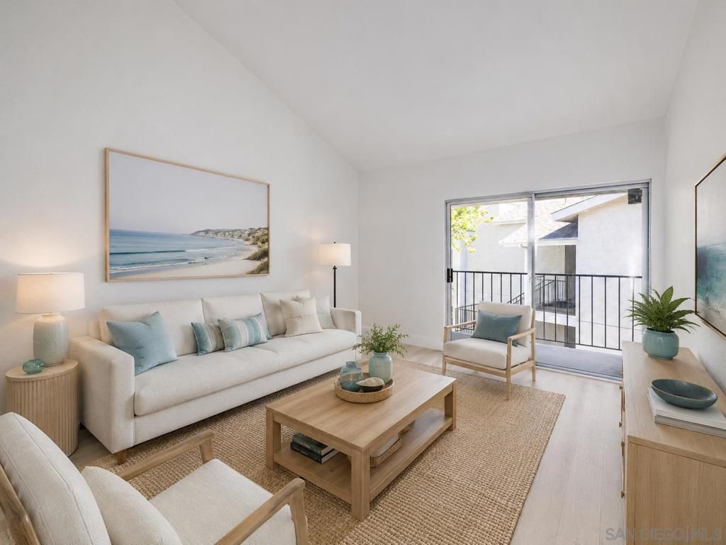 Image 1 of property listing at 3020 Cowley Way 305, San Diego, CA 92117
