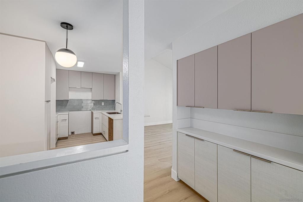 Image 14 of property listing at 3020 Cowley Way 305, San Diego, CA 92117