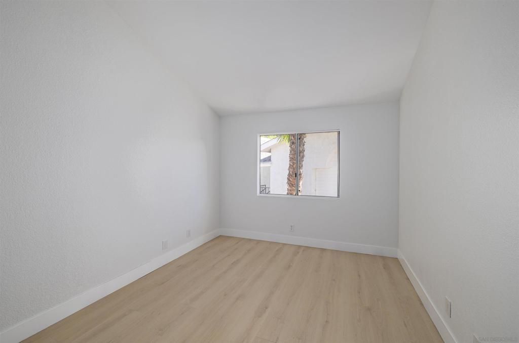 Image 16 of property listing at 3020 Cowley Way 305, San Diego, CA 92117