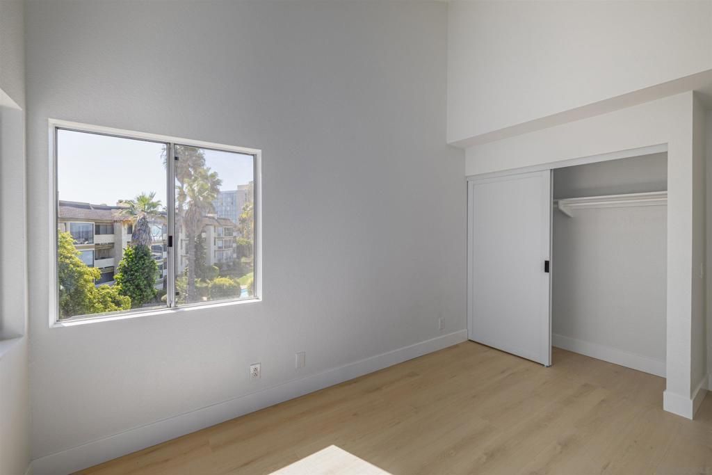 Image 18 of property listing at 3020 Cowley Way 305, San Diego, CA 92117