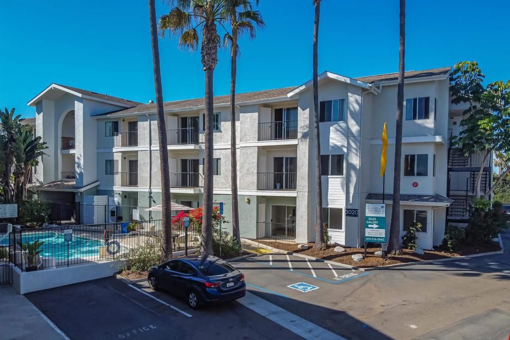 Image 24 of property listing at 3020 Cowley Way 305, San Diego, CA 92117