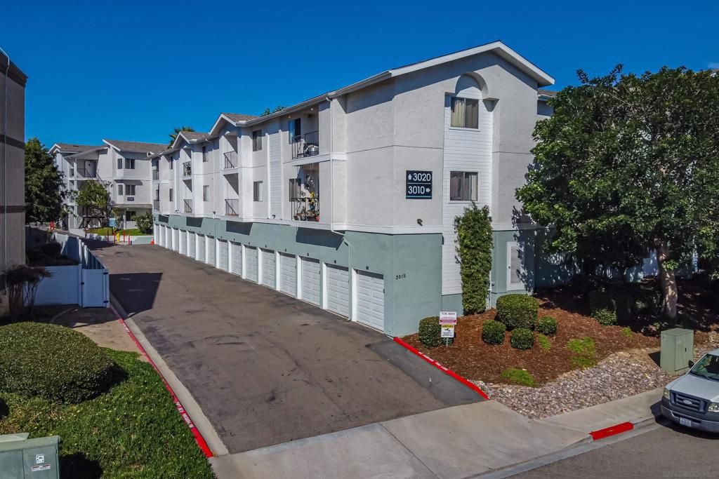 Image 26 of property listing at 3020 Cowley Way 305, San Diego, CA 92117