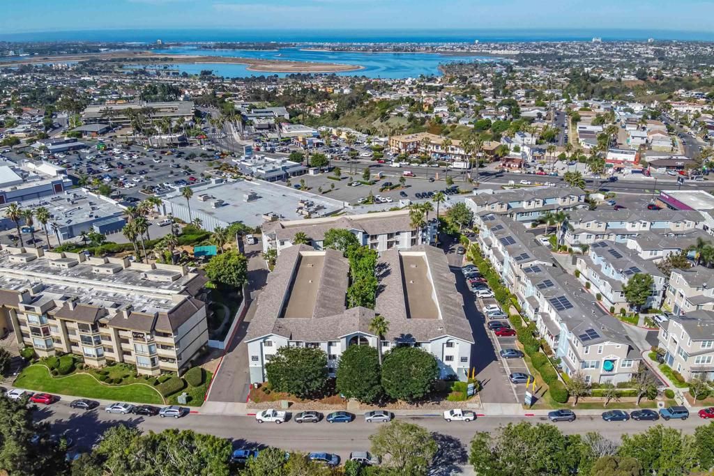 Image 28 of property listing at 3020 Cowley Way 305, San Diego, CA 92117