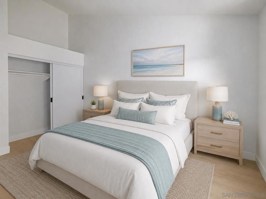 Image 6 of property listing at 3020 Cowley Way 305, San Diego, CA 92117