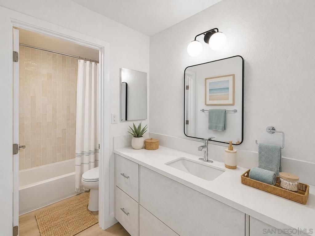 Image 8 of property listing at 3020 Cowley Way 305, San Diego, CA 92117