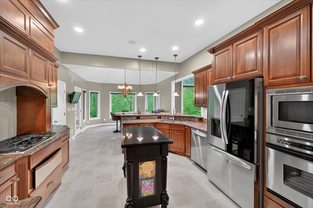 14555 Geist Ridge Drive, Fishers, IN 46040