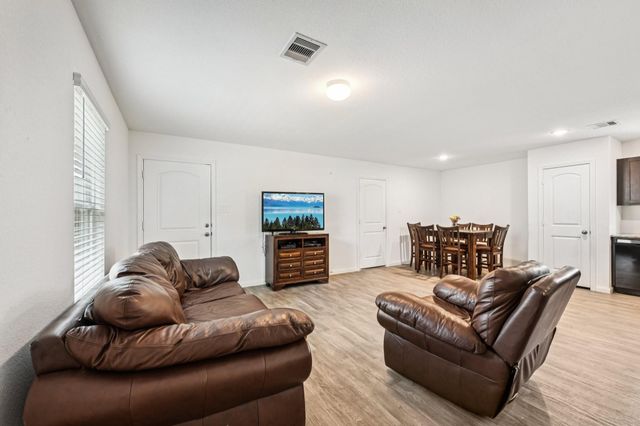 852 Road 5138, Cleveland, TX 77327