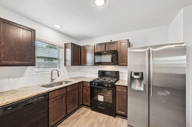 852 Road 5138, Cleveland, TX 77327
