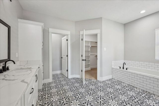 7722 Pond Circle, Beaumont, TX 77707