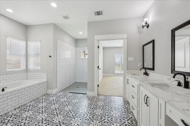 7722 Pond Circle, Beaumont, TX 77707