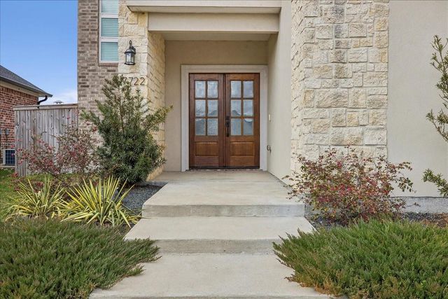 7722 Pond Circle, Beaumont, TX 77707