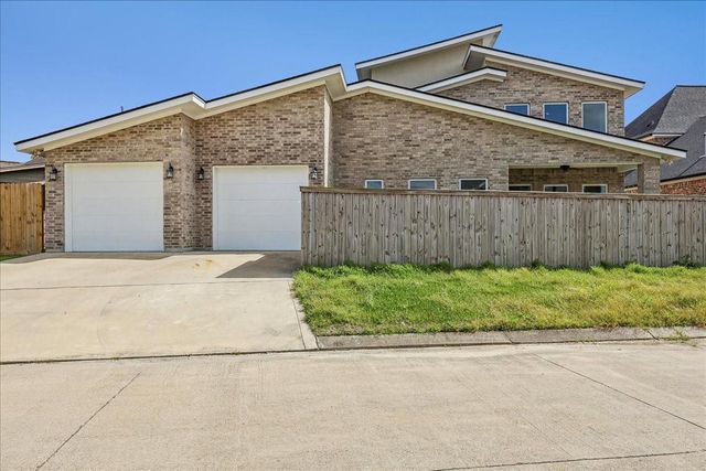 7722 Pond Circle, Beaumont, TX 77707