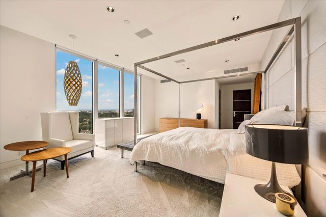 121 N Post Oak Lane 2104, Houston, TX 77024