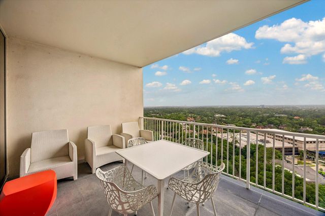 121 N Post Oak Lane 2104, Houston, TX 77024