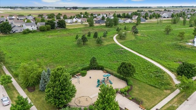 288 N Charles Street, Cortland, IL 60112