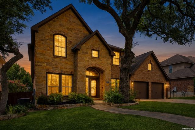 8810 WOODLAND BND, San Antonio, TX 78255