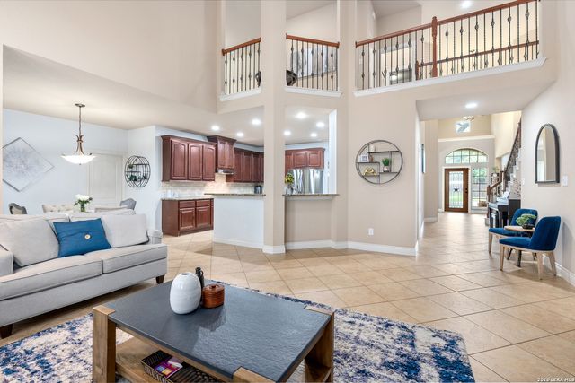 8810 WOODLAND BND, San Antonio, TX 78255