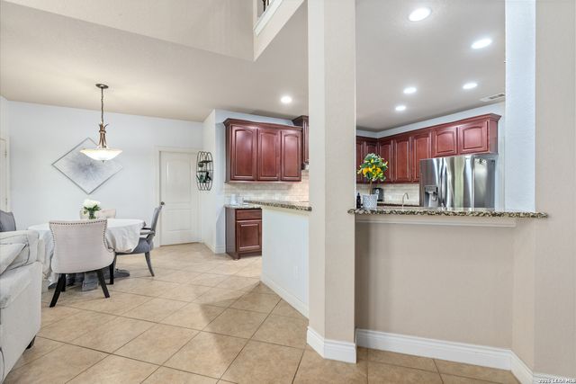 8810 WOODLAND BND, San Antonio, TX 78255