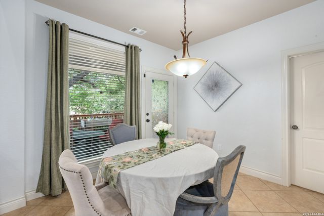8810 WOODLAND BND, San Antonio, TX 78255