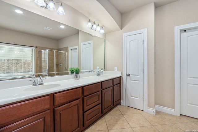 8810 WOODLAND BND, San Antonio, TX 78255