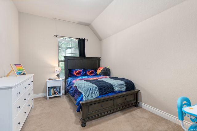 8810 WOODLAND BND, San Antonio, TX 78255