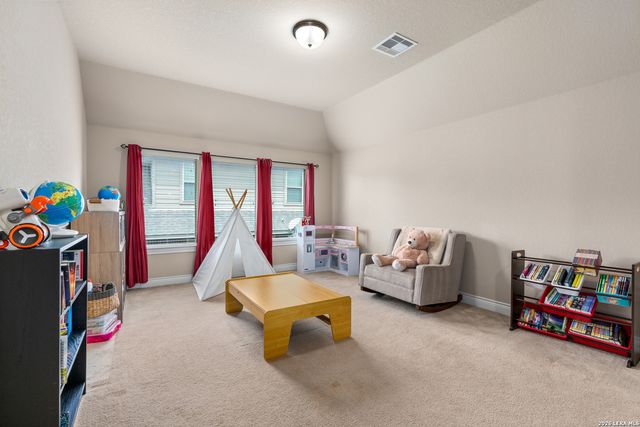 8810 WOODLAND BND, San Antonio, TX 78255