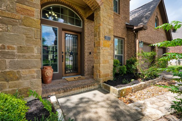 8810 WOODLAND BND, San Antonio, TX 78255