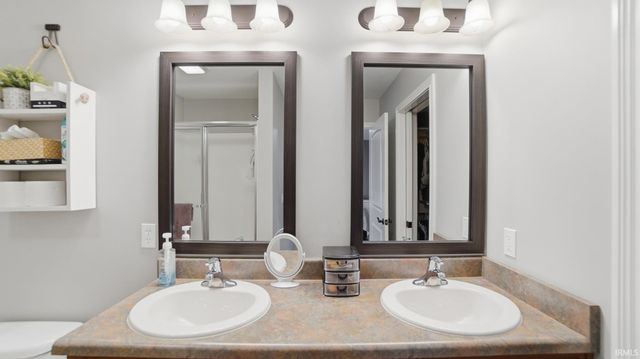 15911 Classic Lake Drive, Huntertown, IN 46748
