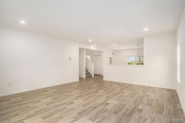223 Ontario Court, Brooklyn Village, MI 49230