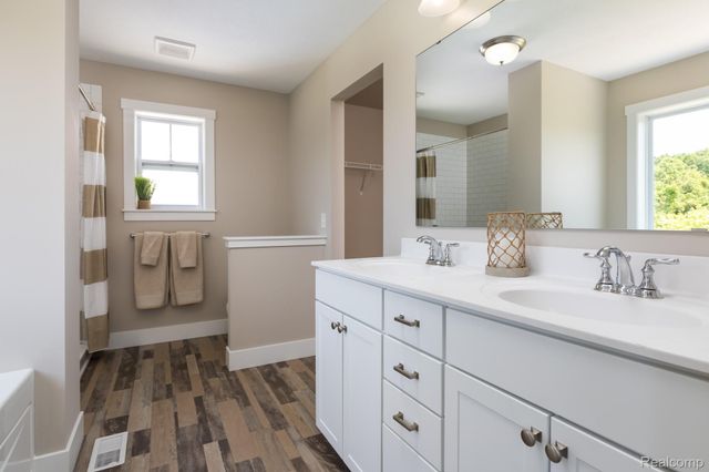 223 Ontario Court, Brooklyn Village, MI 49230