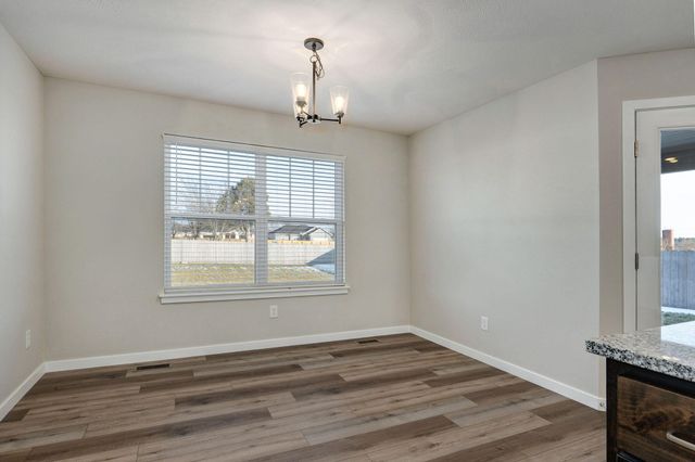 712 N Glenwood Avenue, Republic, MO 65738