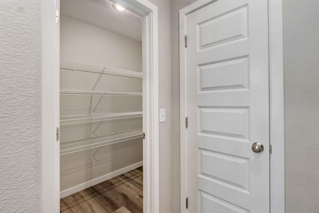 712 N Glenwood Avenue, Republic, MO 65738