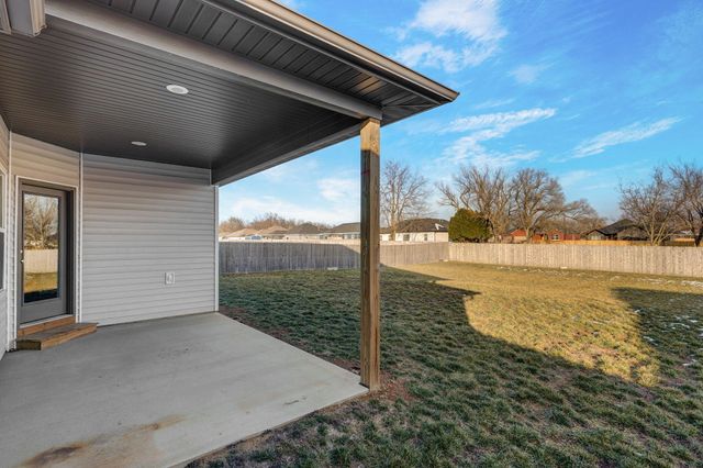 712 N Glenwood Avenue, Republic, MO 65738