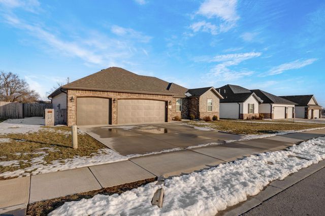 712 N Glenwood Avenue, Republic, MO 65738