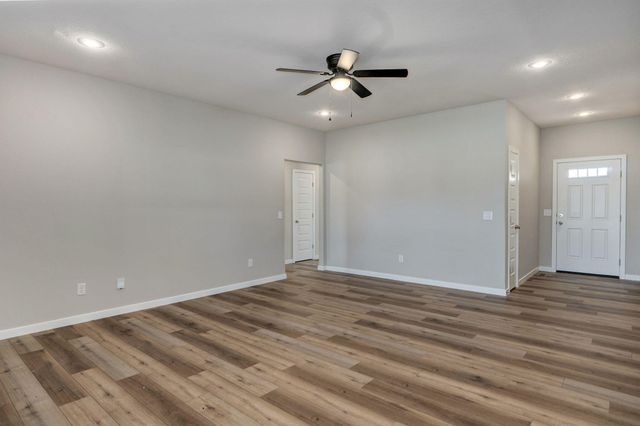 712 N Glenwood Avenue, Republic, MO 65738