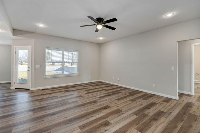 712 N Glenwood Avenue, Republic, MO 65738