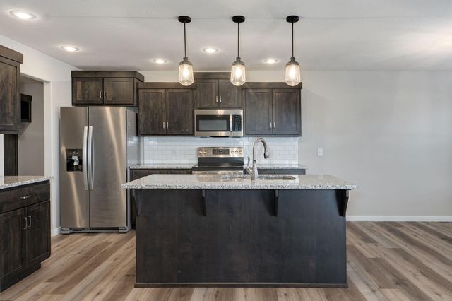 712 N Glenwood Avenue, Republic, MO 65738