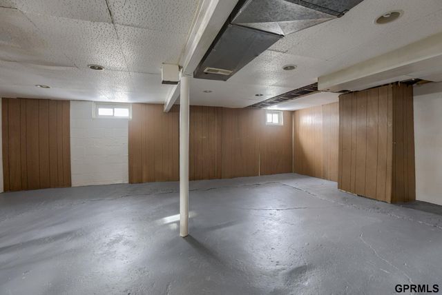 5849 Briggs Street, Omaha, NE 68106