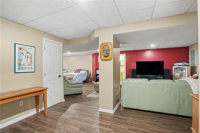 8616 W 127TH Place, Overland Park, KS 66213