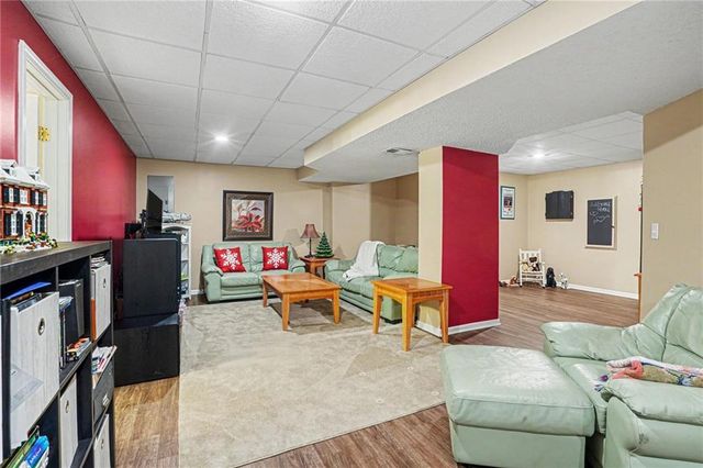 8616 W 127TH Place, Overland Park, KS 66213