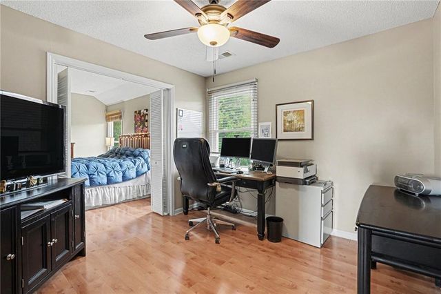 8616 W 127TH Place, Overland Park, KS 66213