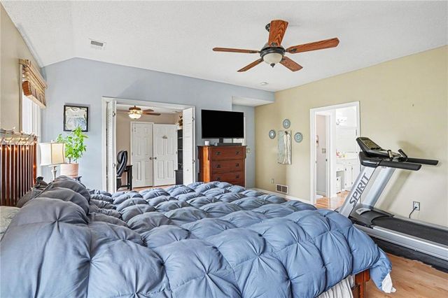 8616 W 127TH Place, Overland Park, KS 66213