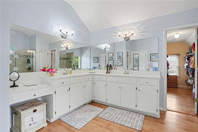 8616 W 127TH Place, Overland Park, KS 66213