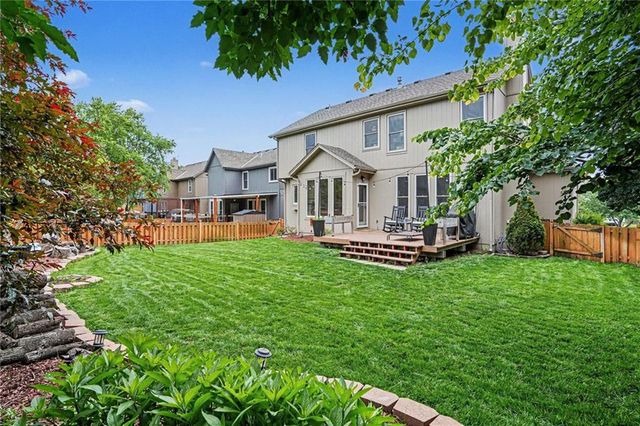 8616 W 127TH Place, Overland Park, KS 66213