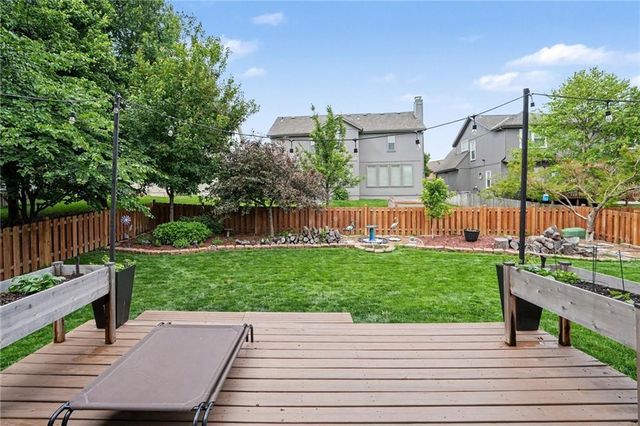 8616 W 127TH Place, Overland Park, KS 66213