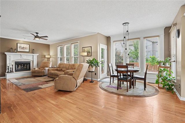 8616 W 127TH Place, Overland Park, KS 66213